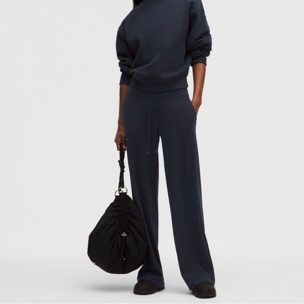 NWT Lululemon Groove Wide-Leg High-Rise Pant